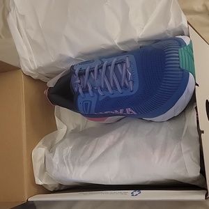 Womens Bondi 7 tennis shoes NIB. Size 9.5B Blue with pink accents.
